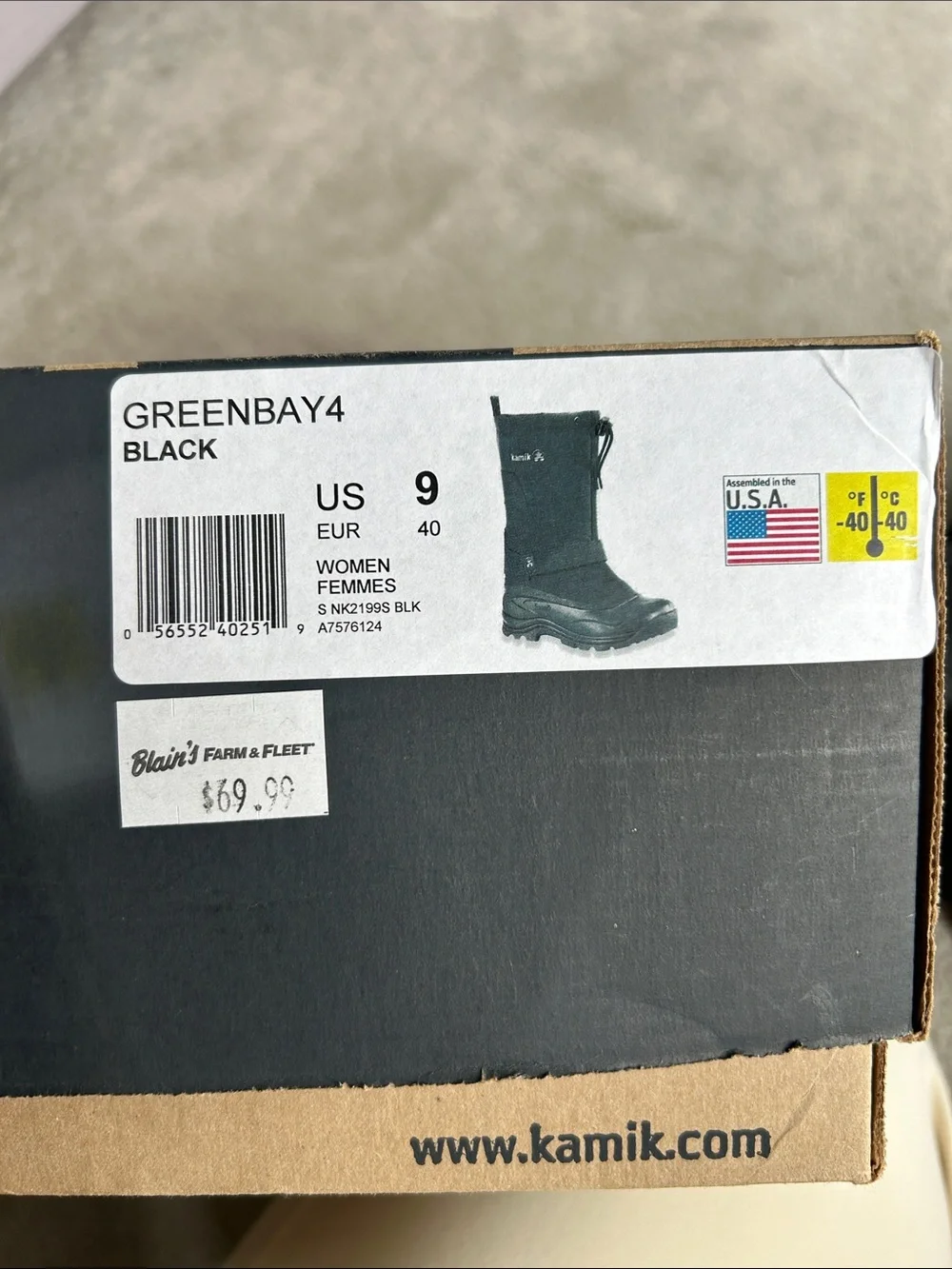 Kamik women’s Black Insulated Snow Boots with Drawcord Size 9